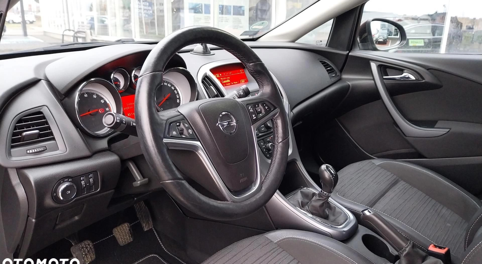 Opel Astra cena 39700 przebieg: 194300, rok produkcji 2017 z Różan małe 172